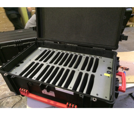 USB-C Ladekoffer iNCharge C12 Parotec für 24 Tablets zwischen 9 und 11 Zoll