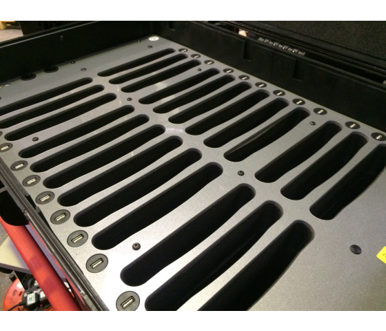 USB-C Ladekoffer iNCharge C12 Parotec für 24 Tablets zwischen 9 und 11 Zoll